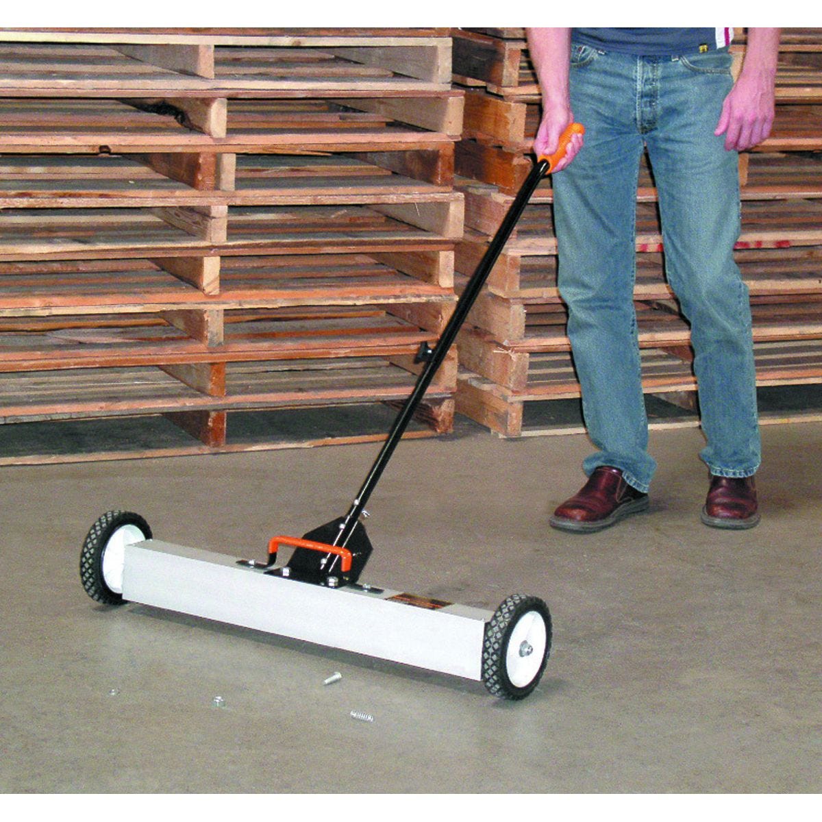 Recolector magnético de 30 pulgadas con ruedas para taller y exteriores | 93245