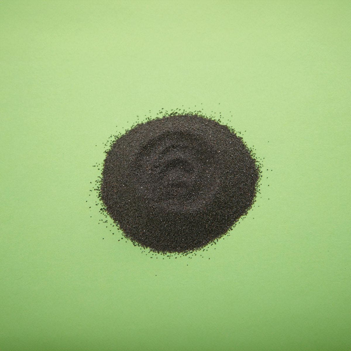Medio abrasivo de óxido de aluminio negro grano 70, 25 lb | 56704